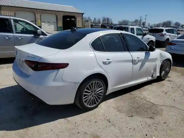 ZARFAEENXH7538335 2017 ALFA ROMEO GIULIA-2