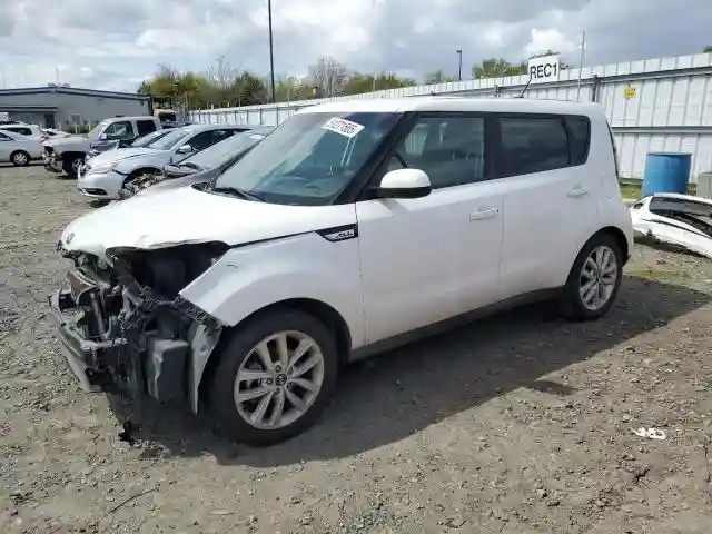 KNDJP3A55J7531960 2018 KIA SOUL-0