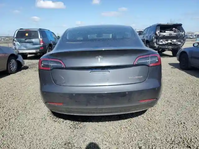 5YJ3E1EBXJF103797 2018 TESLA MODEL 3-5