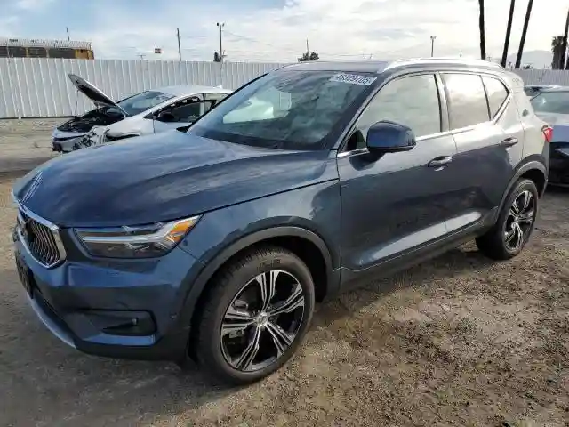 YV4162UL0N2787155 2022 VOLVO XC40-0