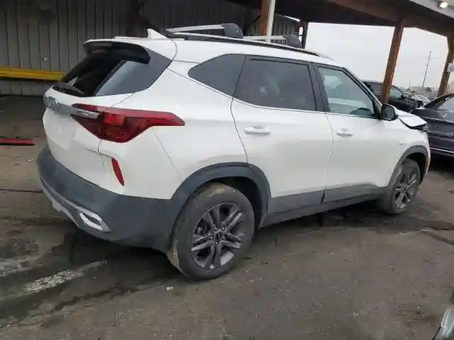 KNDEUCAAXP7401608 2023 KIA SELTOS-2