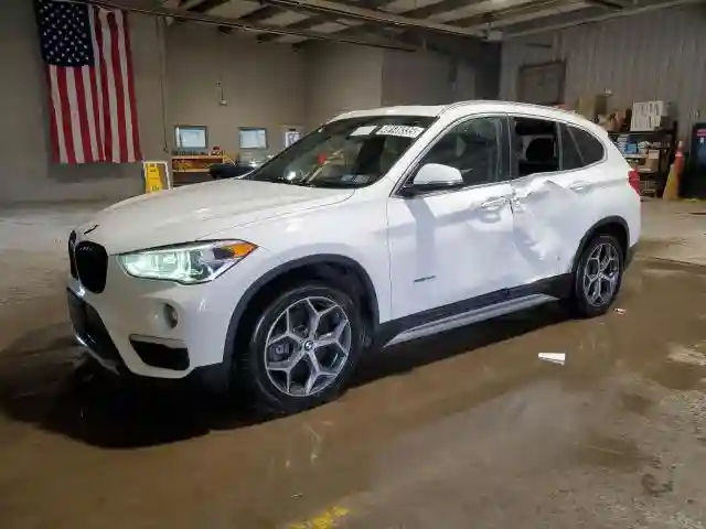 WBXHT3C3XH5F72182 2017 BMW X1-0