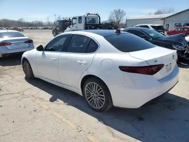 ZARFAEENXH7538335 2017 ALFA ROMEO GIULIA-1