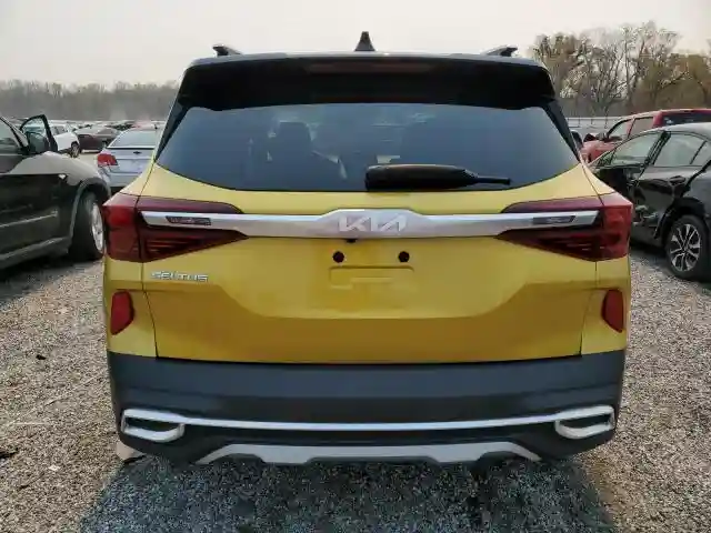 KNDEU2AA2N7328435 2022 KIA SELTOS-5