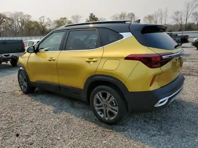 KNDEU2AA2N7328435 2022 KIA SELTOS-1