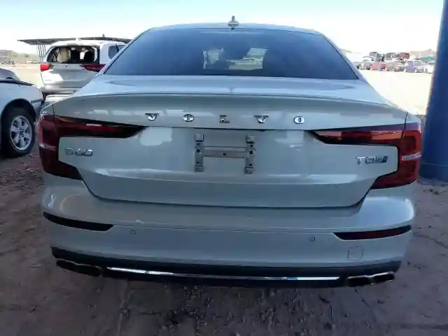 7JRBR0FL5KG013306 2019 VOLVO S60-5