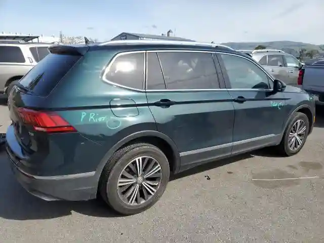 3VV3B7AX8JM051483 2018 VOLKSWAGEN TIGUAN-2