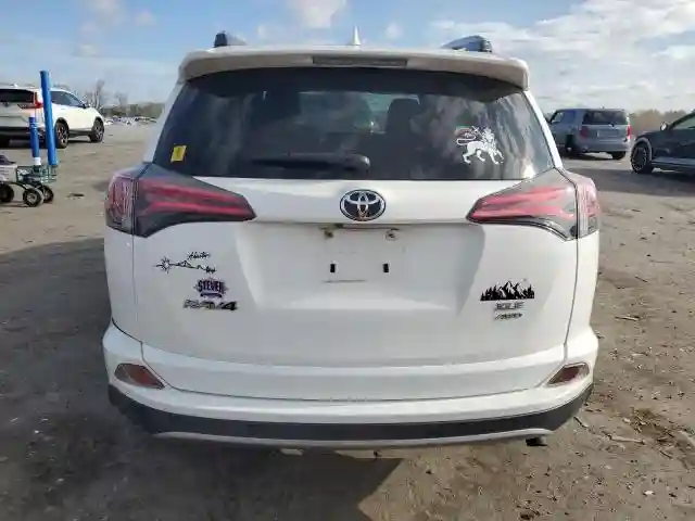 JTMRFREV6JD223796 2018 TOYOTA RAV4-5