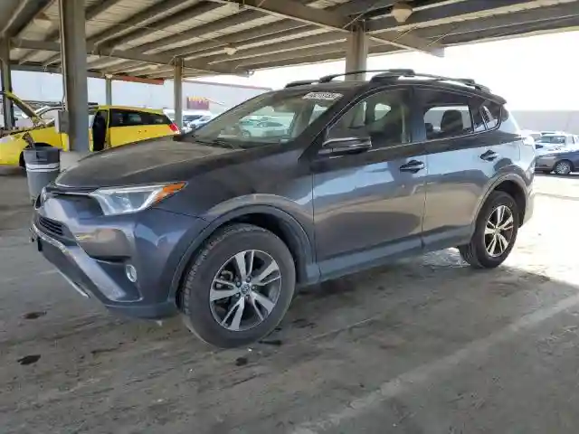 JTMRFREV5JJ739620 2018 TOYOTA RAV4-0