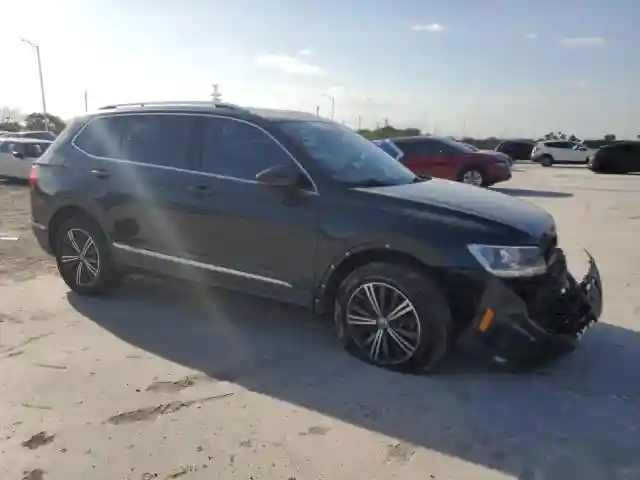 3VV3B7AX4KM130487 2019 VOLKSWAGEN TIGUAN-3