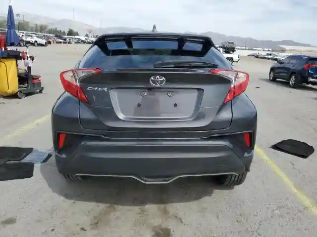 NMTKHMBX2KR096795 2019 TOYOTA C-HR-5