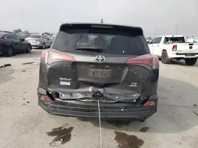 JTMBFREV8JJ260321 2018 TOYOTA RAV4-5