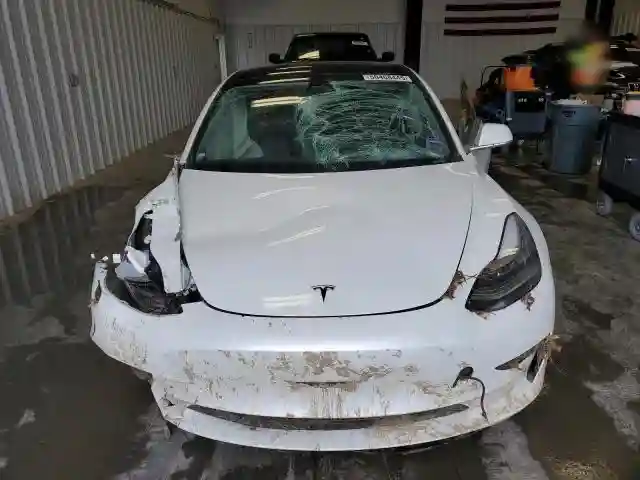 5YJ3E1EB3KF494292 2019 TESLA MODEL 3-4
