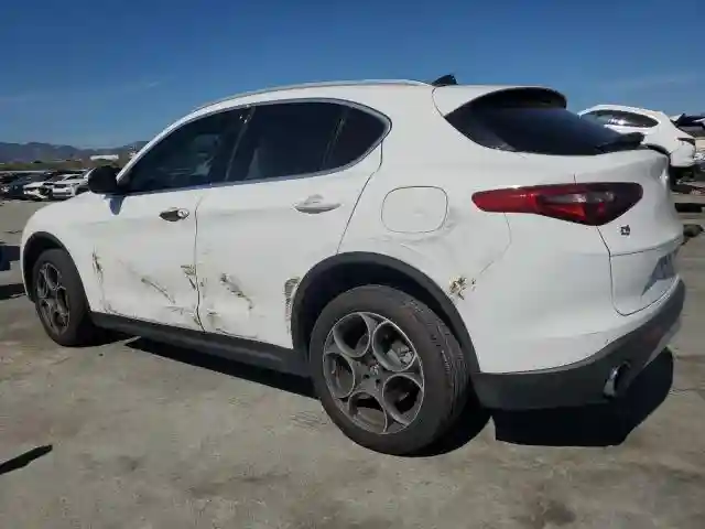 ZASFAKAN1J7B72213 2018 ALFA ROMEO STELVIO-1