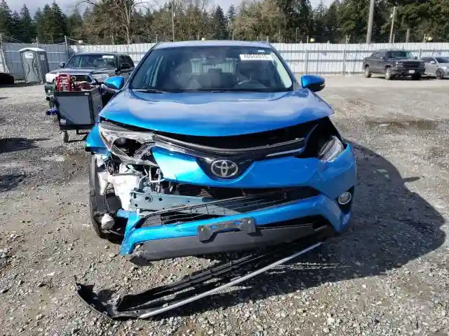 2T3RFREV3JW752934 2018 TOYOTA RAV4-4
