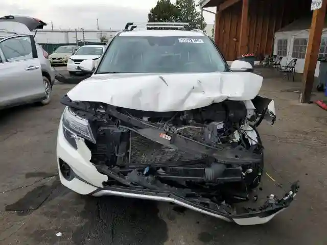 KNDEUCAAXP7401608 2023 KIA SELTOS-4