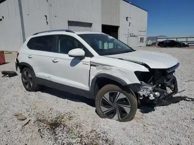 3VVVX7B22RM047874 2024 VOLKSWAGEN TAOS SE-3