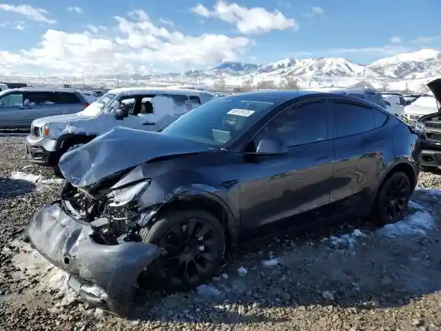 7SAYGDEEXRA222408 2024 TESLA MODEL Y-0