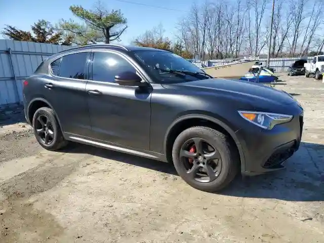 ZASPAKANXM7D09982 2021 ALFA ROMEO STELVIO-3