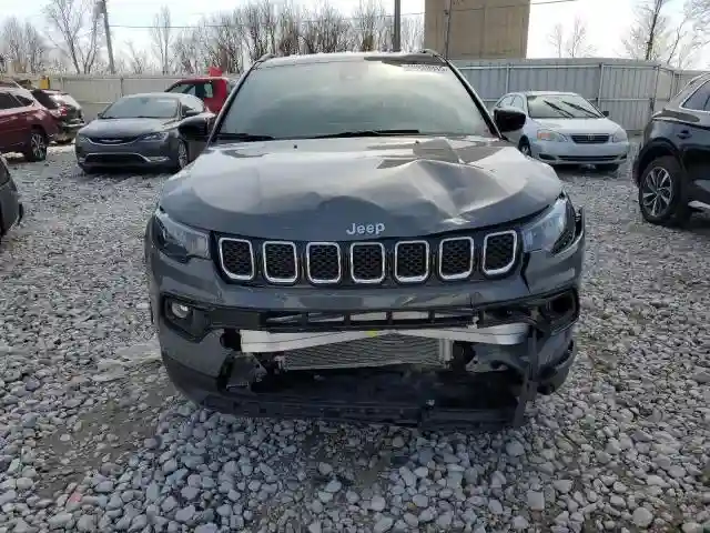 3C4NJDCN9PT558315 2023 JEEP COMPASS-4