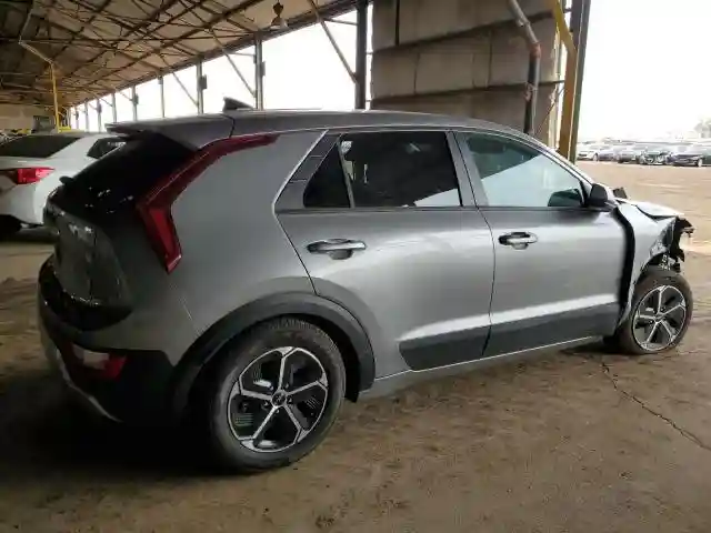 KNDCP3LE5P5069944 2023 KIA NIRO-2