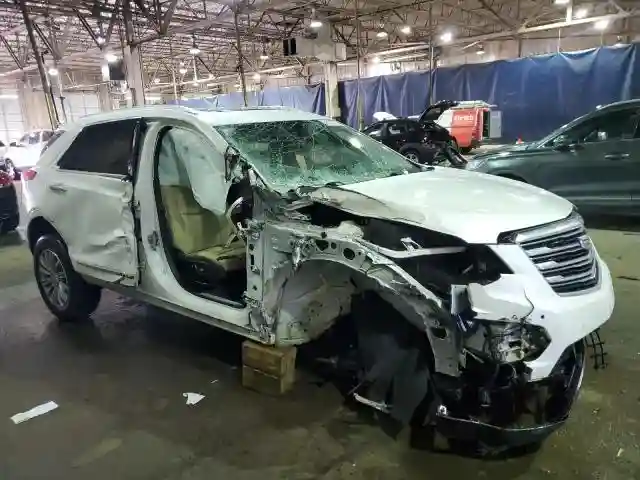 1GYKNDRS5HZ326979 2017 CADILLAC XT5-3