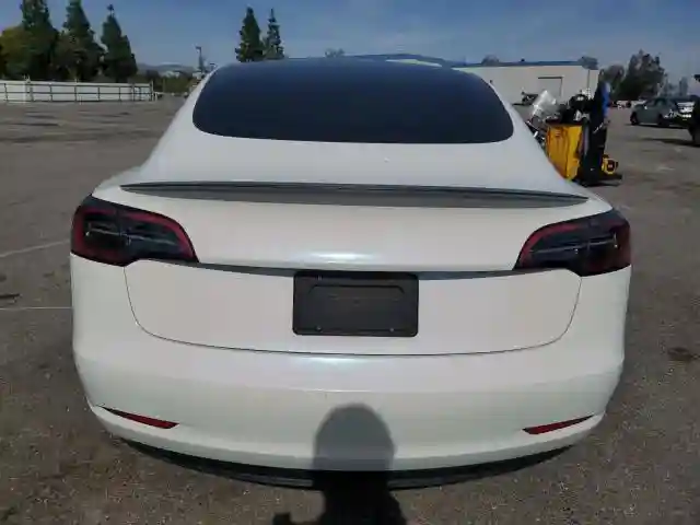 5YJ3E1EC4PF649772 2023 TESLA MODEL 3-5