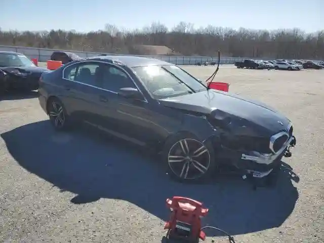 WBA13BJ0XMWX14935 2021 BMW 5 SERIES-3