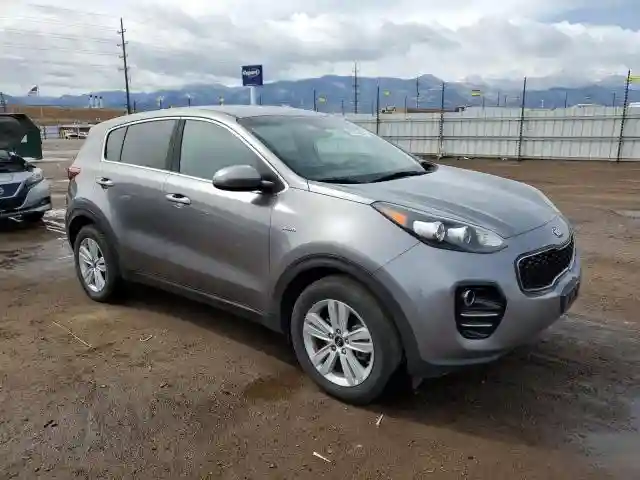 KNDPMCAC0J7340142 2018 KIA SPORTAGE-3