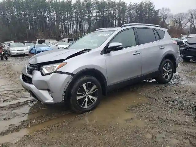 JTMRFREV2JJ221139 2018 TOYOTA RAV4-0