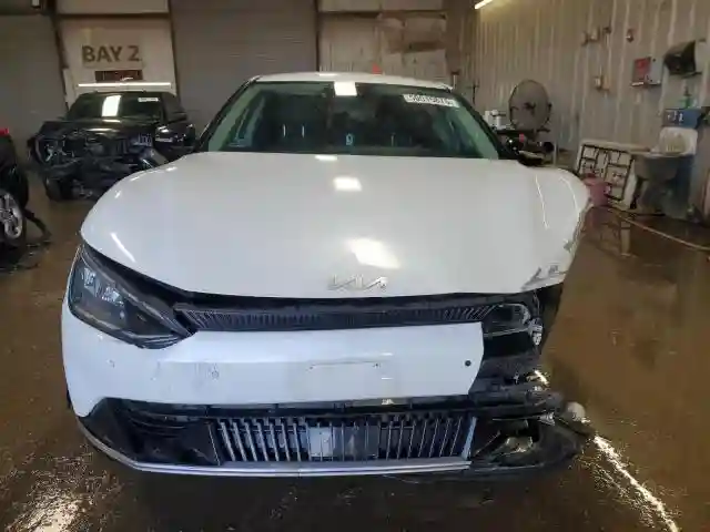 KNDC3DLC2N5034114 2022 KIA EV6 LIGHT-4