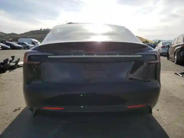 5YJ3E1EA9SF924138 2025 TESLA MODEL 3-5
