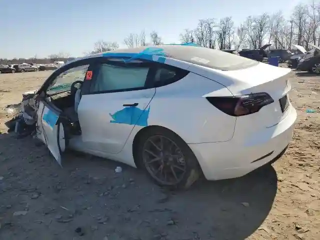 5YJ3E1EA4PF566177 2023 TESLA MODEL 3-1