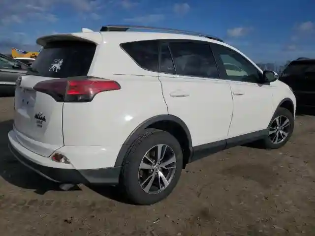 JTMRFREV6JD223796 2018 TOYOTA RAV4-2