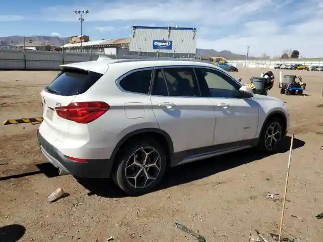 WBXHT3C35J5K29010 2018 BMW X1-2