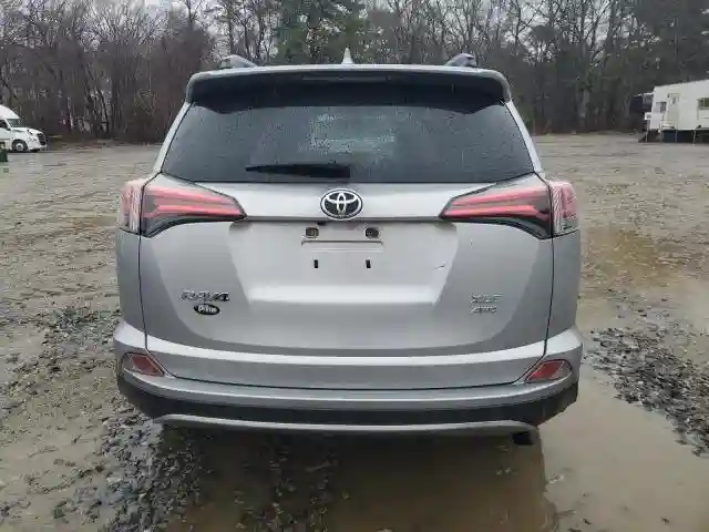 JTMRFREV2JJ221139 2018 TOYOTA RAV4-5