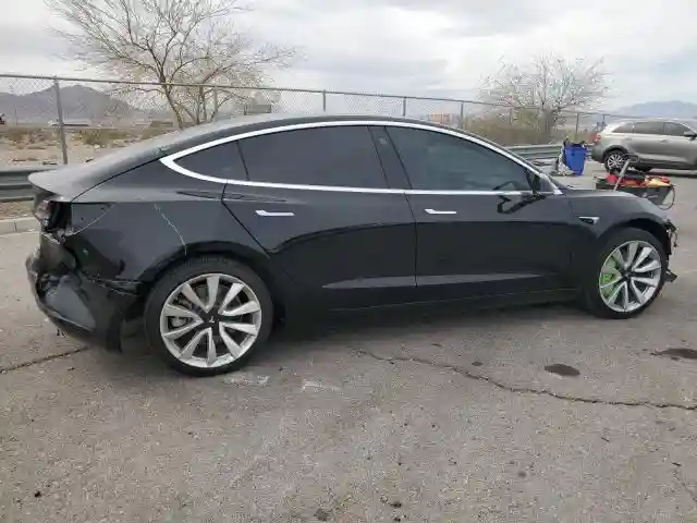 5YJ3E1EA8JF176092 2018 TESLA MODEL 3-2