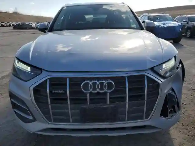 WA1AAAFY8M2105703 2021 AUDI Q5-4