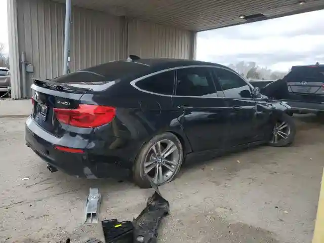 WBA8Y3C52JG451439 2018 BMW 3 SERIES-2