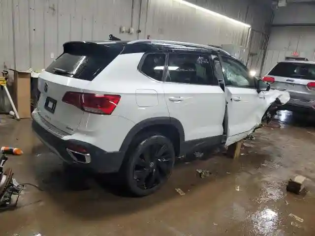 3VVVX7B26RM017597 2024 VOLKSWAGEN TAOS SE-2