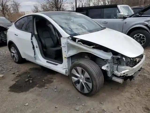 7SAYGDEE7NF437385 2022 TESLA MODEL Y-3
