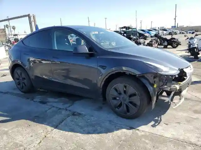 7SAYGDED4RF113579 2024 TESLA MODEL Y-3