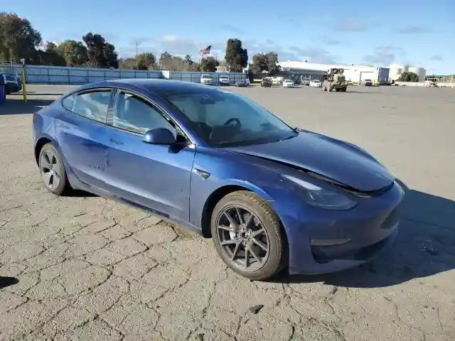 5YJ3E1EB1NF125564 2022 TESLA MODEL 3-3