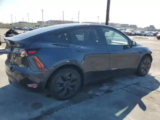 7SAYGDED4RF113579 2024 TESLA MODEL Y-2