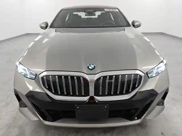 WBA43FJ0XRCS73661 2024 BMW 5 SERIES-4