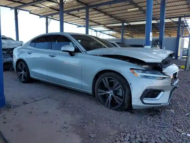 7JRBR0FL5KG013306 2019 VOLVO S60-3