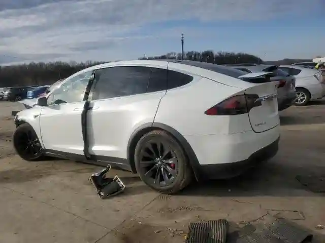 5YJXCBE46HF052811 2017 TESLA MODEL X-1