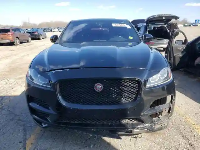 SADCJ2FX8KA602026 2019 JAGUAR F-PACE-4
