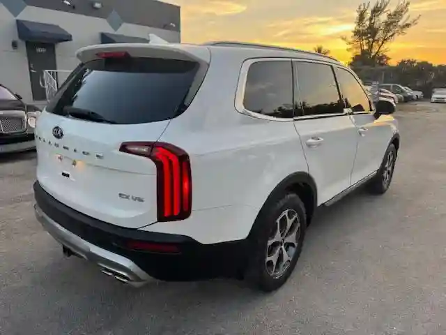 5XYP34HC7LG050646 2020 KIA TELLURIDE-2