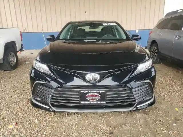 4T1C11AK1MU604084 2021 TOYOTA CAMRY-4